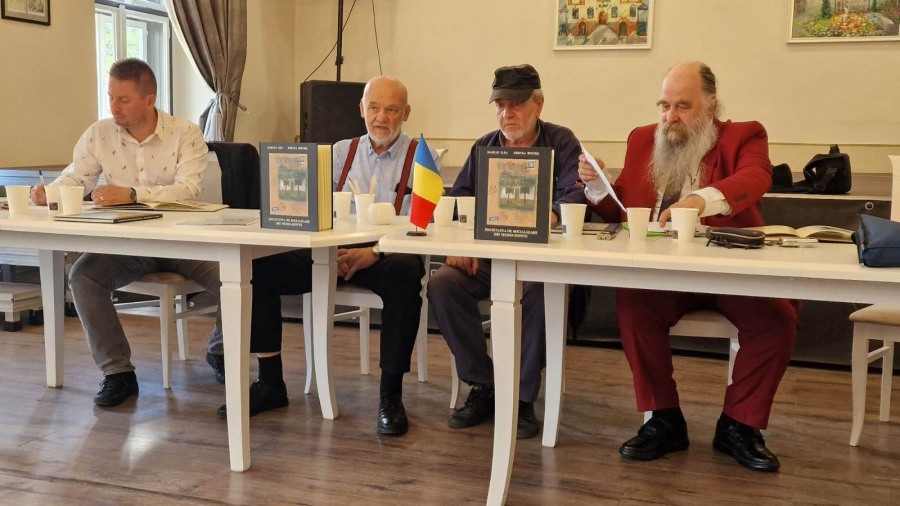 Marian Ilea și Mircea Bochiș participă la Festivalul Internațional de Poezie București cu cartea „Societatea de socializare din Medio-Monte”