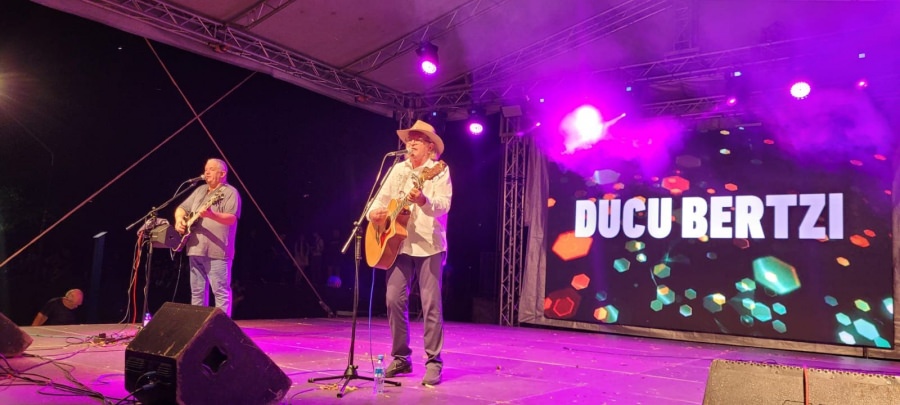 Sighetu Marmației, Festivalul „Floare de Colț”: Artiști de marcă aduc foarte multă muzică bună, în acest weekend, la concursul național de tradiție