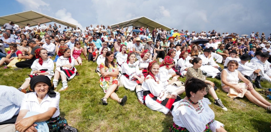 Multă distracție și voie bună în Maramureș: Multe festivaluri în weekend, în județul nostru; „Hora de la Prislop”, folk, sărbători de localități