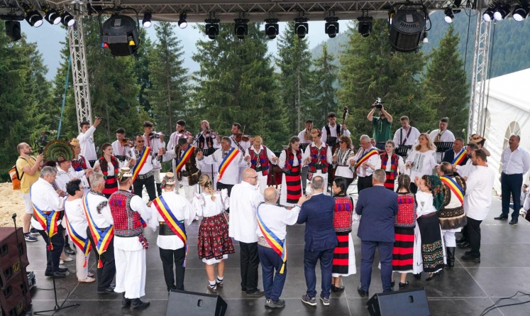 Festivalul „Hora de la Prislop”, succes pentru Maramureș