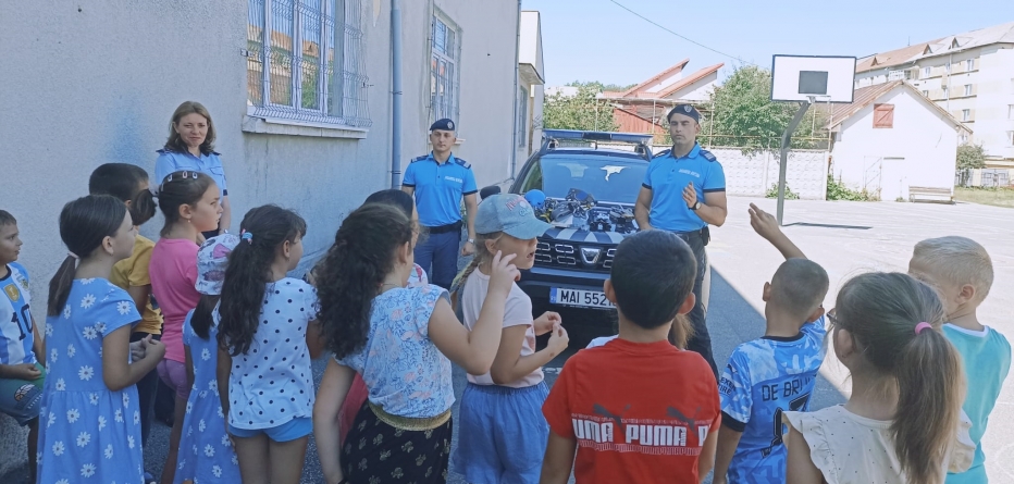 Jandarmeria Maramureș, la Școala „Stănescu” Baia Mare