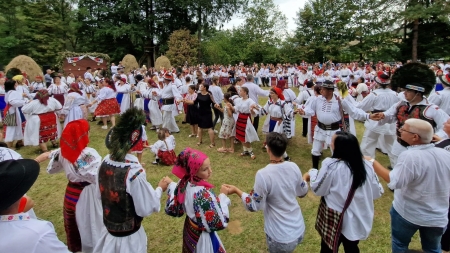 Joc la șură – sărbătoarea unității culturale tradiționale din Suciu de Sus