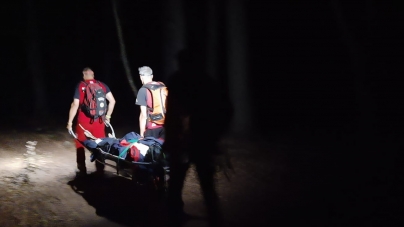 Salvatorii montani au intervenit pentru acordarea primului ajutor unui biciclist căruia i-a intrat o creangă în gambă