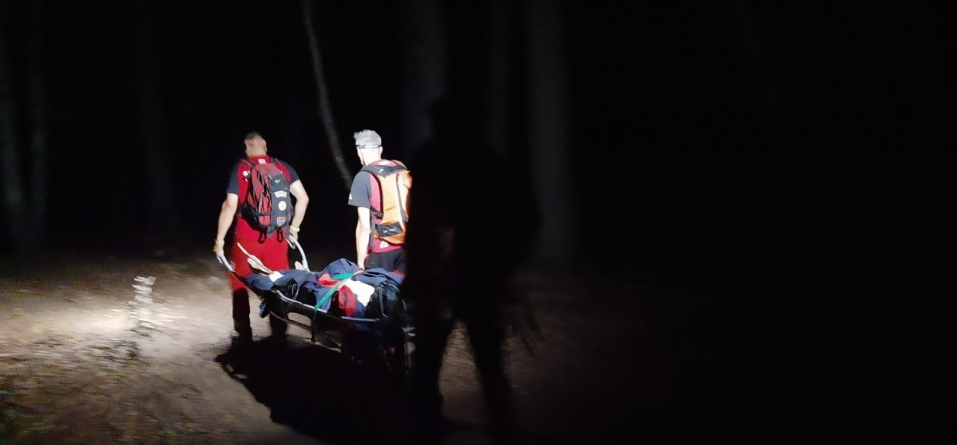 Salvatorii montani au intervenit pentru acordarea primului ajutor unui biciclist căruia i-a intrat o creangă în gambă