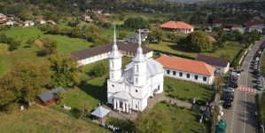 Slujire arhierească la Parohia Ortodoxă Făurești în această duminică