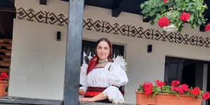 Tânăra Mihaela Ardelean a adus în Maramureș Trofeul Festivalul național „Ritmuri de toamnă pe meleaguri nemțene”