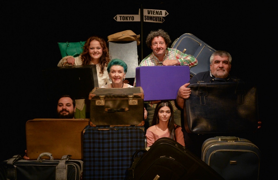 Comedia ”Familia Pop” – prima premieră a acestei stagiuni la Teatrul Municipal Baia Mare
