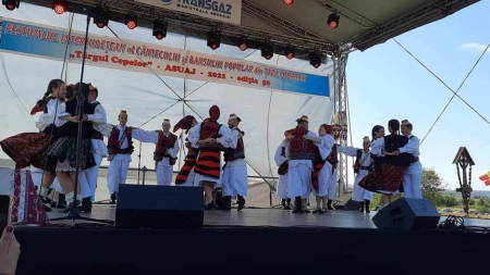 Ansamblul Transilvania, momente folclorice la două festivaluri