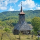Sărbătoare mare în Poiana Botizii, Băiuț: Biserica de lemn din sat, o bijuterie arhitecturală de secol 19 în stil maramureșean, își serbează hramul