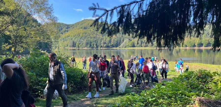 Acțiune complexă de ecologizare la Barajul Firiza