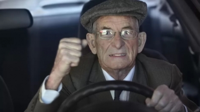 Petiție online despre vârsta maximă la conducerea unui autoturism, după accidentul din Baia Mare: După 70 de ani, retestarea aptitudinilor la șofat