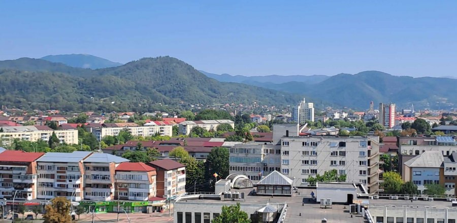 Primele semnale ale modificării anotimpului în aria montană maramureșeană: La câmpie se menține călduroasă vremea, cu valori ridicate în continuare
