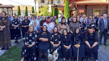 Bucurie creștină de „Nașterea Maicii Domnului”: Biserica Ortodoxă Apșa de Mijloc, în mare sărbătoare; Părintele Iurii Alb, aniversare a activității