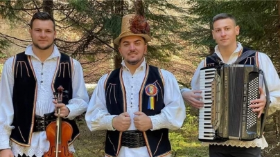Ionuț Uivaroși și Frații Toma lansează albumul „Mamă, nu uita”