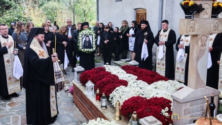 Slujire arhierească la Mănăstirea Bixad și parastas pentru părintele arhimandrit Emanuil Rus