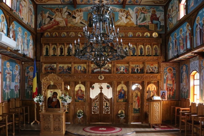 Doi minori băimăreni care au furat din bisericuța de lemn din Baia Sprie au fost reținuți