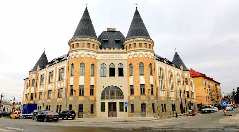 „Culorile Maramureşului”, expoziție de grup la Centrul Cultural Pastoral „Sfântul Iosif Mărturisitorul” din Sighetu Marmației