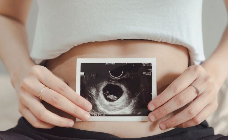 “Școala mamei”: La Spitalul Județean Baia Mare se reiau cursurile de pregătire a gravidei pentru naștere și lăuzie