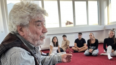 Actorul Julian Negulesco, mărturisiri făcute la Artspot Baia Mare; Se organizează o întâlnire specială în care doritorii îl pot cunoaște și asculta