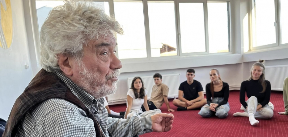 Actorul Julian Negulesco, mărturisiri făcute la Artspot Baia Mare; Se organizează o întâlnire specială în care doritorii îl pot cunoaște și asculta