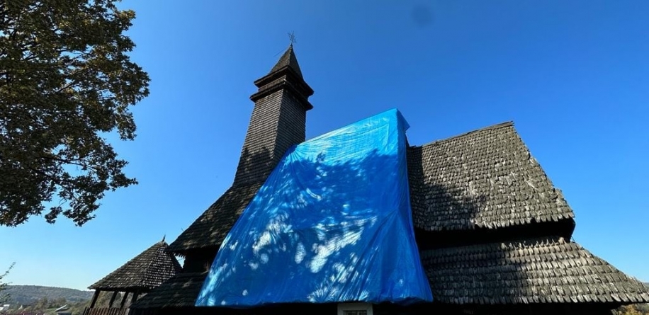Un apel la solidaritate din nordul Maramureșului: Biserica Ortodoxă Apșa de Mijloc, bijuterie arhitecturală din 1428, necesită urgent o reabilitare