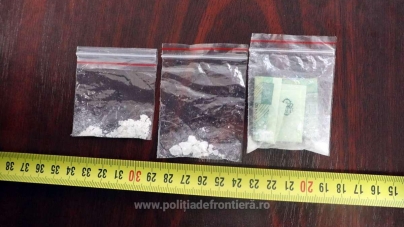 Trei tineri prinși transportând droguri în Maramureș