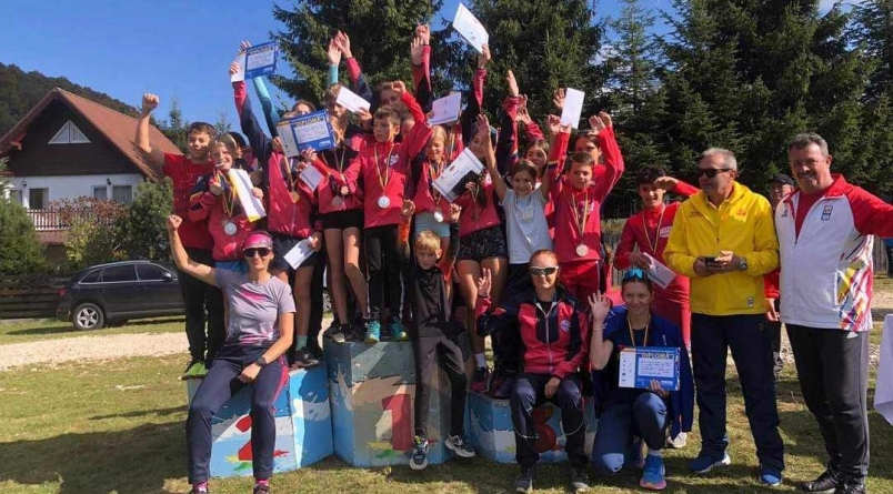 Campionatul Național de Schi Fond Cross: Clubul Sportiv Școlar Baia Sprie a obținut medalii „pe bandă rulantă”; Iată aici câștigătorii pe categorii
