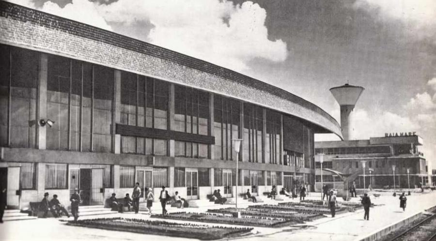 Ruină acum, odată bijuterie: Istoria gării băimărene, un obiectiv de interes pentru dezvoltarea orașului; 55 de ani de la inaugurarea unui edificiu