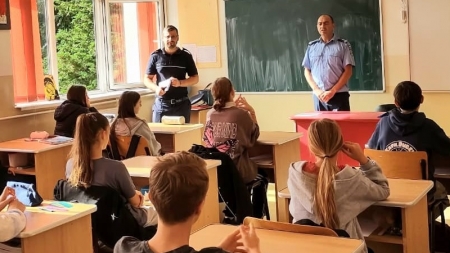 Dialoguri productive între liceenii și jandarmii maramureșeni