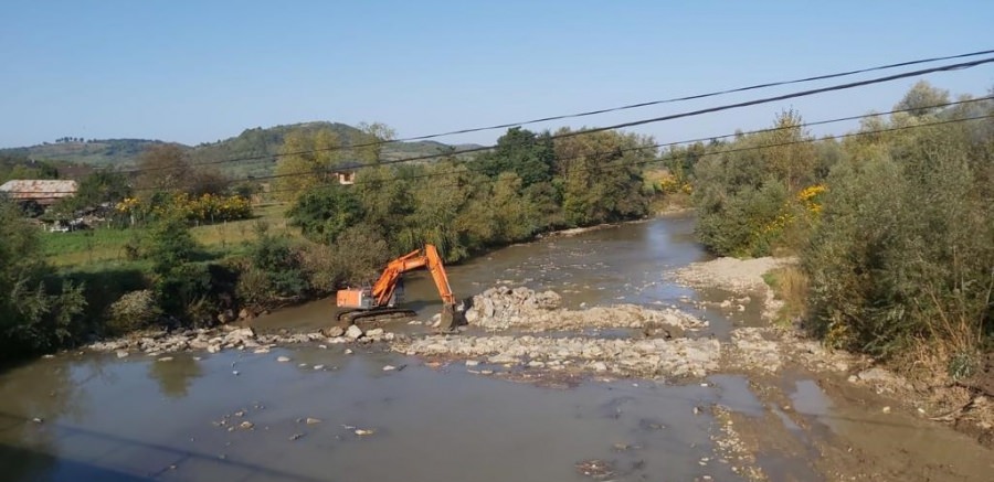 Lucrări importante de decolmatare în comuna Bârsana: Ce sunt pragurile de fund, care este rolul acestora și ce s-a realizat în localitate în toamnă