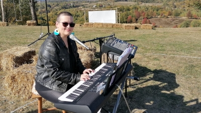 Preluca Sunray, concert marca Nora Deneș: Artista a încântat din nou cu vocea unică, spectatorii prezenți pe o vreme superbă, sâmbătă, 14 octombrie