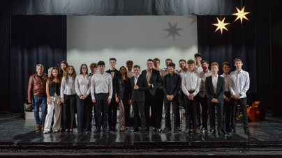 Concert caritabil al elevilor Colegiului de Arte Baia Mare: Show inedit al tinerilor artiști din Orchestra Simfonus pentru un copilaș din Maramureș