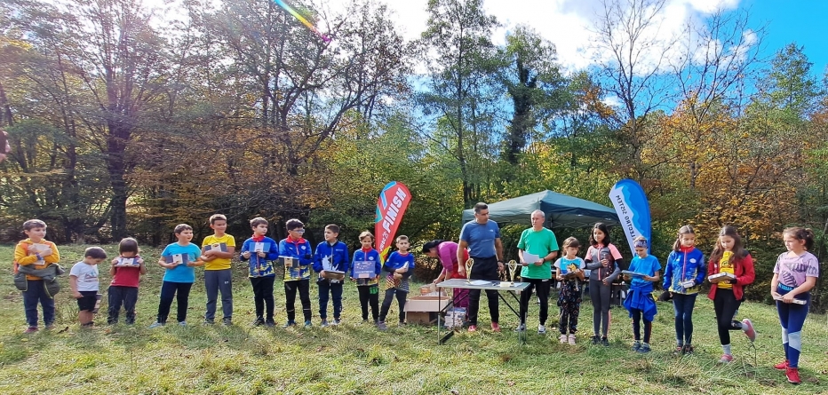 Cupa Skore, Băile Cărbunari, ediția 2023: Sportivii din Maramureș au obținut în total 34 de medalii la concursul de orientare în alergare din județ