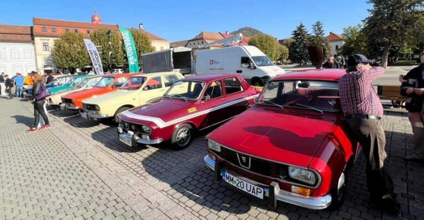 „Retro bijuterii” pe patru roți în centrul Băii Mari