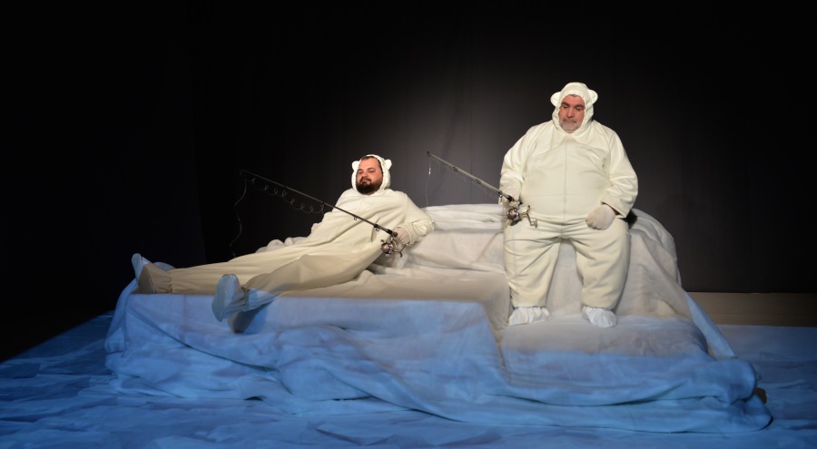 La Teatrul Municipal Baia Mare: Spectacolul „Urșii Polari” ridică problema schimbărilor climatice