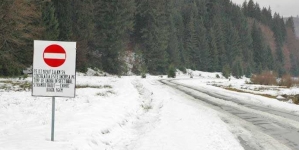 În sezonul de iarnă: Lista șoselelor maramureșene care sunt nerecomandate amatorilor de drumeții montane