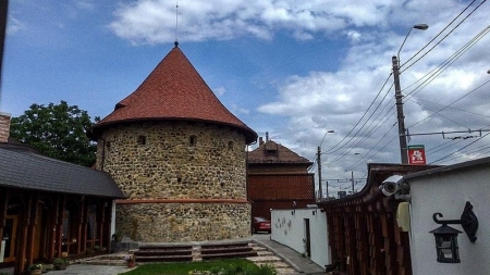 Seri de film la Bastion: „Incursiune în Baia Mare medievală” și „În umbra lui Shakespeare”, filme produse de Coralia și Walter Übelhart