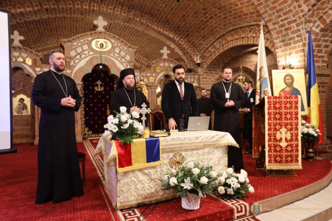 Conferința „Slujirea liturgică din perspectiva stranei” și Slujba Vecerniei unită cu Litia la Catedrala Episcopală Baia Mare