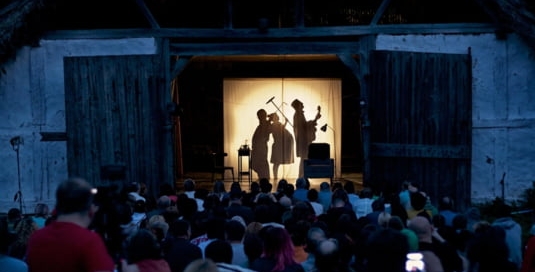 „Cultură’n Șură” pornește într-un turneu teatral prin satele maramureșene