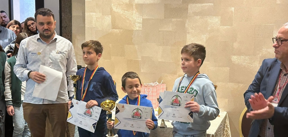 Șah: Un loc 1 și 2 locuri 3 obținute de Tinerii Lei Baia Mare la un concurs puternic organizat în Iași