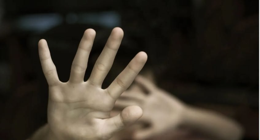 Adolescent cercetat de polițiștii băimăreni pentru violență și distrugere