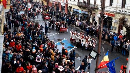 Tradiție și continuitate: La Sighetu Marmației va avea loc cea de-a 55-a ediție a Festivalului de Datini și Obiceiuri de Iarnă „Marmația”