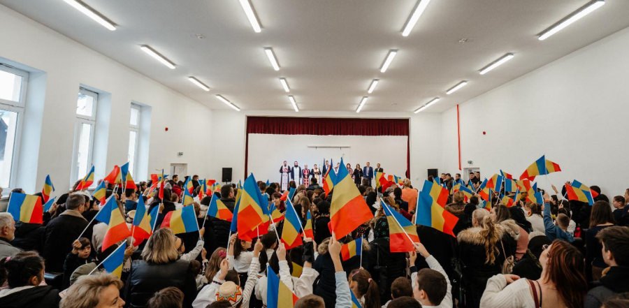Inaugurarea Căminului Cultural și vernisaj de fotografie veche în Vișeu de Jos