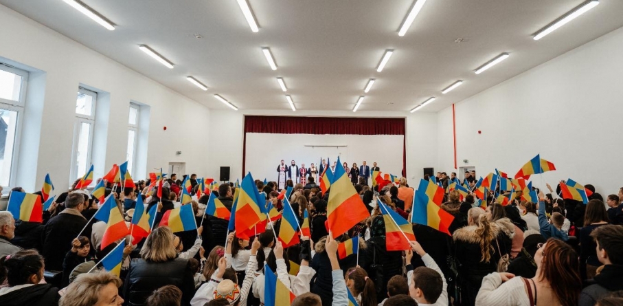 Inaugurarea Căminului Cultural și vernisaj de fotografie veche în Vișeu de Jos