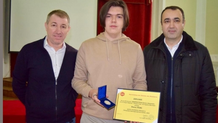 Elevul sighetean Darius Alexandru Sindreștean a fost premiat de Societatea de Chimie din România cu Medalia Petru PONI