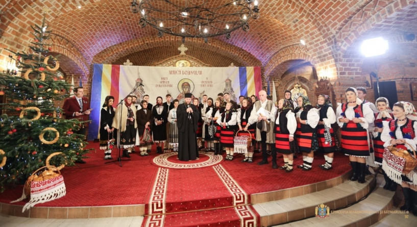 Ansamblul „Transilvania” și Grigore Leșe au colindat la Catedrala Episcopală din Baia Mare