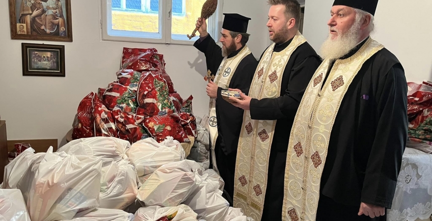 300 de pachete oferite de Asociația Femeilor Ortodoxe „Mironosițele Femei” din Baia Mare pentru cei aflați în nevoi