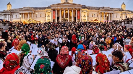 Emoționant: Celebra piață Trafalgar Square din Londra a răsunat de colinde tradiționale românești