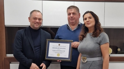 Diplomă de excelență acordată companiei Ferma Zootehnică la aniversarea a 30 de ani de activitate