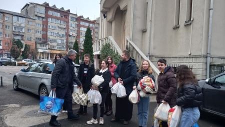 Ajutor din partea Parohiei „Soborul Sfinților 12 Apostoli” Baia Mare pentru cei aflați în nevoi